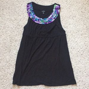Tunic with neck detail